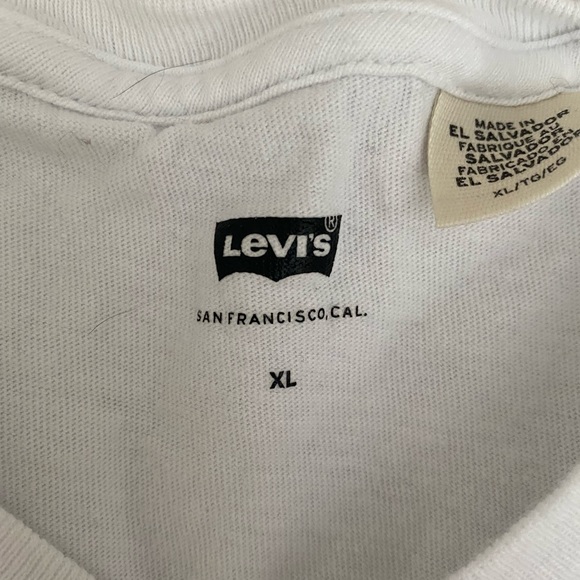 Levi’s Tshirt - Picture 3 of 3
